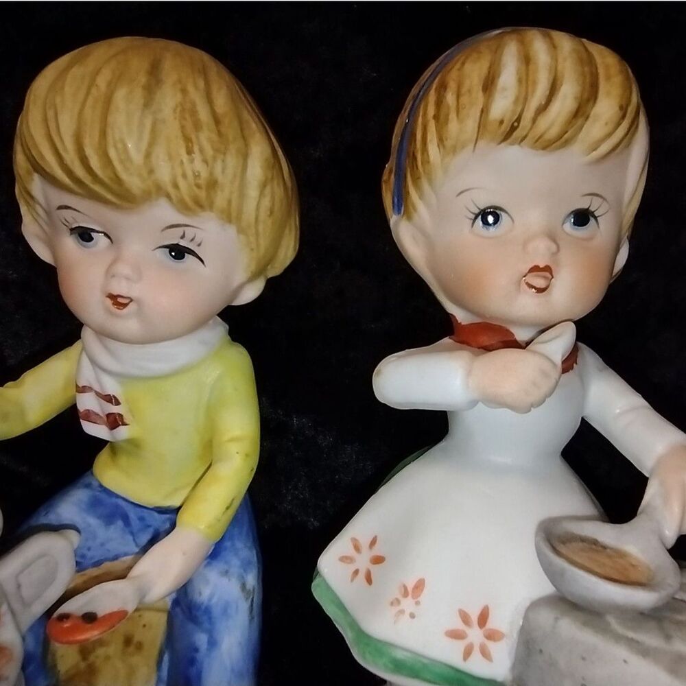 Vintage Lefton? Kitsch Boy Girl Cooking Pot Belly Stove Porcelain MCM‎ Figurines